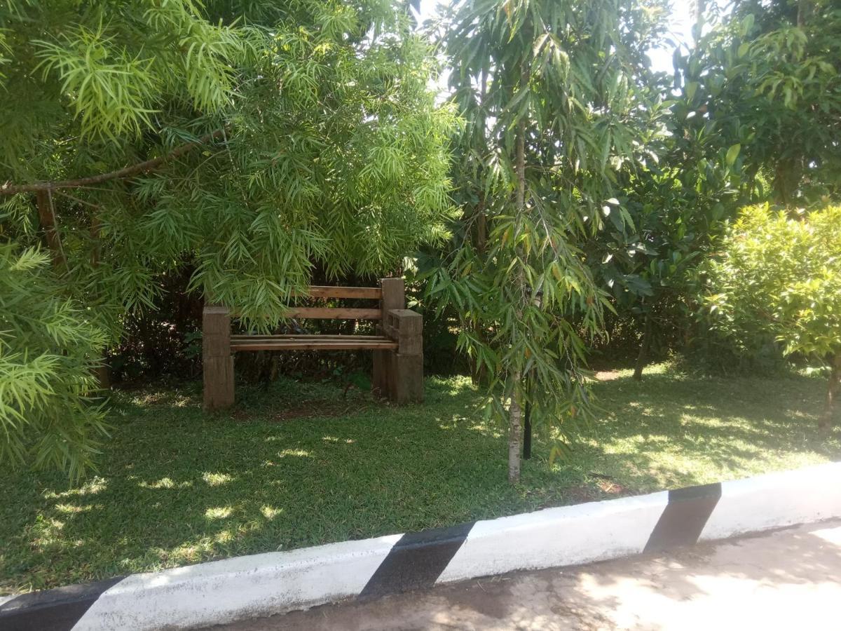 Plastic Bottles House Entebbe Exterior photo