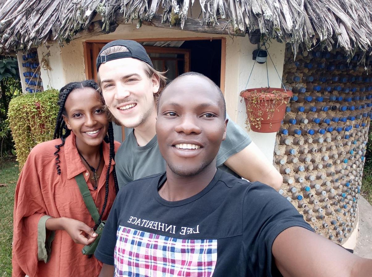 Plastic Bottles House Entebbe Exterior photo