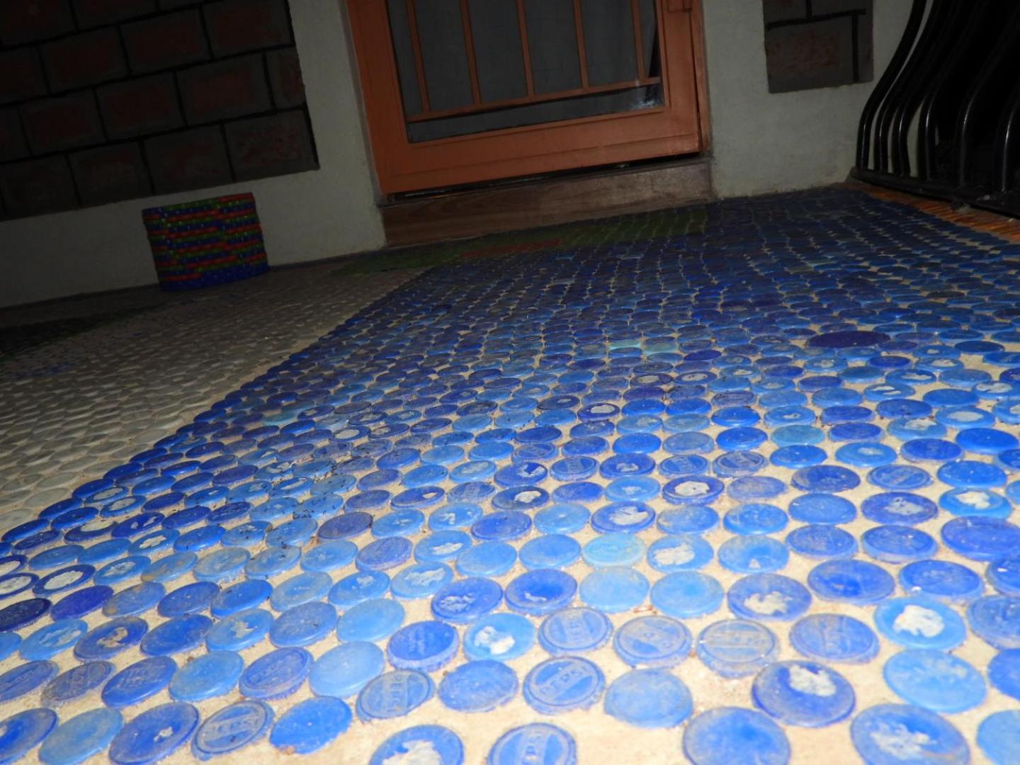 Plastic Bottles House Entebbe Exterior photo